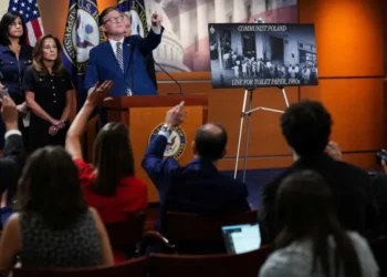 White House insiders urge Republican candidates to break with him on major issue: report