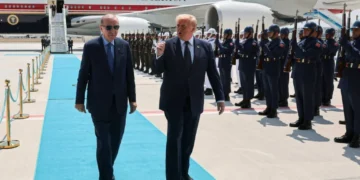 Trump ditches Qatari jet as experts raise equipment concerns