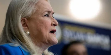 ‘Murder committed!’: Lawmaker sobs as she vows justice for ICE victims