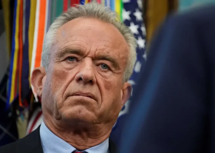 ‘Works out in jeans!’: Watch RFK Jr. get shredded like parasite-infested lettuce