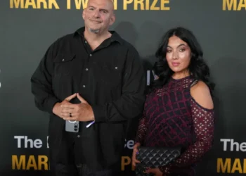 Sen. John Fetterman mocked over his tribute to Sen. Lindsey Graham