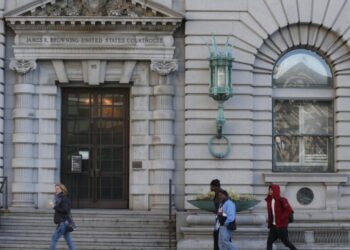 Hiring a hit man to commit murder is not always ‘a crime of violence,’ 9th Circuit rules