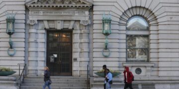 Hiring a hit man to commit murder is not always ‘a crime of violence,’ 9th Circuit rules