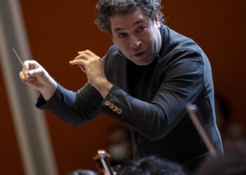 Gustavo Dudamel’s final Hollywood Bowl concert will benefit Venezuela after earthquakes