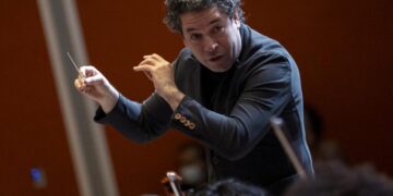 Gustavo Dudamel’s final Hollywood Bowl concert will benefit Venezuela after earthquakes