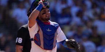 Eliezer Alfonzo has emotional day as Dodgers lose to Padres