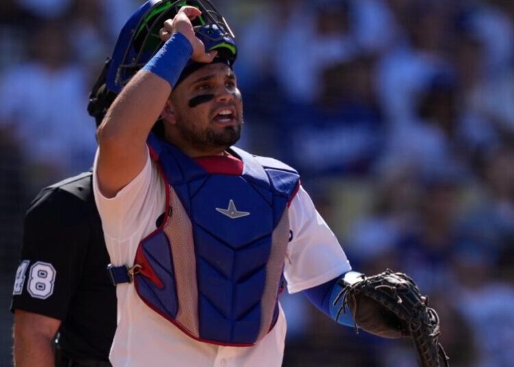Eliezer Alfonzo has emotional day as Dodgers lose to Padres