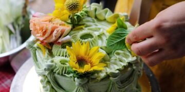 L.A.’s on the cutting edge of cake. Here are 9 decorating tips from a buttercream queen