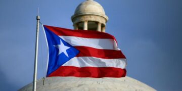 Board offers $3-billion settlement to restructure Puerto Rico power company debt