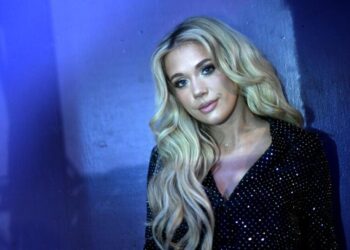 Megan Moroney cancels Denver show mid-set because of illness: ‘I just can’t play’