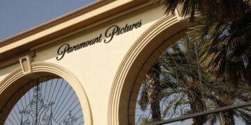 Paramount agrees to months-long delay of Warner Bros. merger
