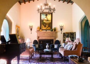20 years and $3.7 million later, a historic Spanish-style Wallace Neff home returns to glory