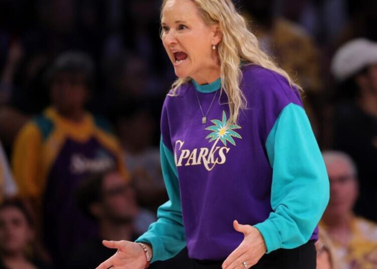 Sparks honor DeLisha Milton-Jones, then lose their sixth straight