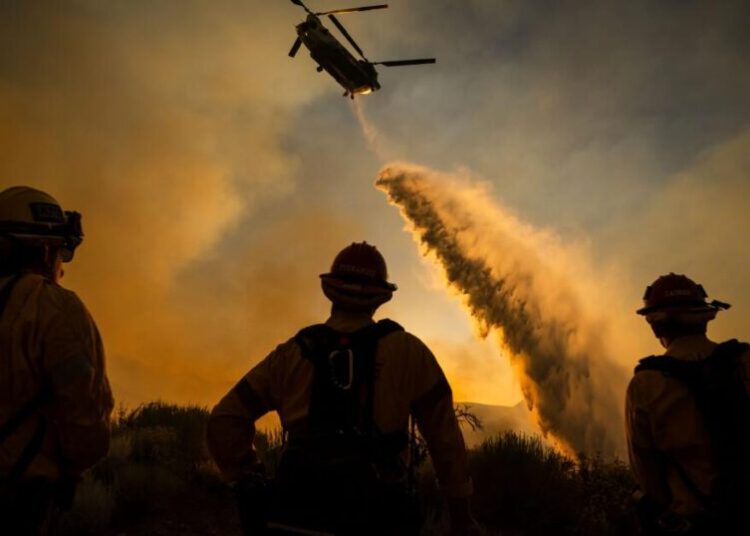 Crews gain upper hand on Summit fire; evacuation orders in Antelope Valley lifted