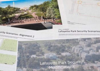 Federal panel reviews park fencing plan and White House visitor screening center