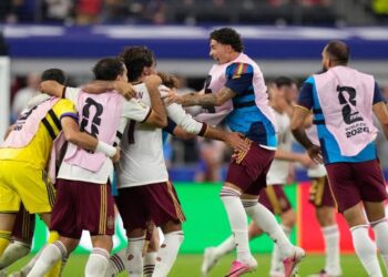Spain delivers surprise rout of France, clinches berth into World Cup final