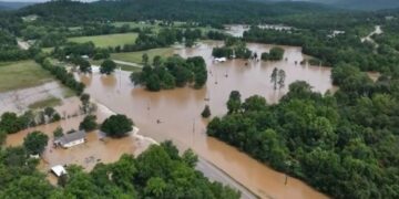 As Missouri faces flooding, 200 at summer camp are helicoptered to safety