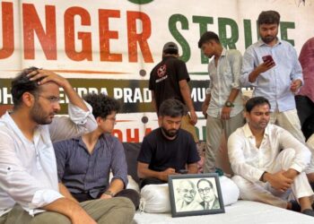Indian police forcibly hospitalize Cockroach Janata Party activist on hunger strike