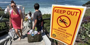Laguna Beach sewage spill shuts down local beach through holiday weekend