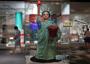 Trump orders new signs outside Smithsonian claiming some exhibits are inaccurate
