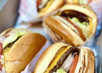 Midwest burger chain targets California, taking on In-N-Out