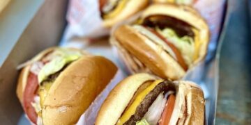 Midwest burger chain targets California, taking on In-N-Out