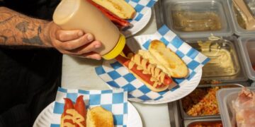 The legacy of regional hot dogs lives on at this L.A. pizza shop