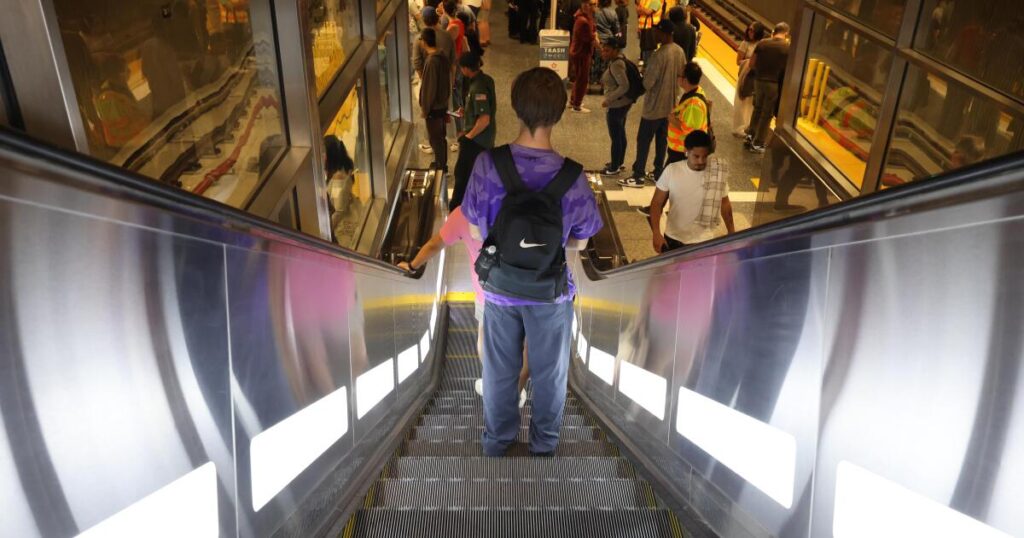 These Los Angeles college students use public transit to save money. Here’s what it’s like