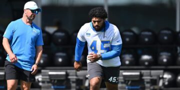 Tuli Tuipulotu continues his training camp hold in as he chases new Chargers deal