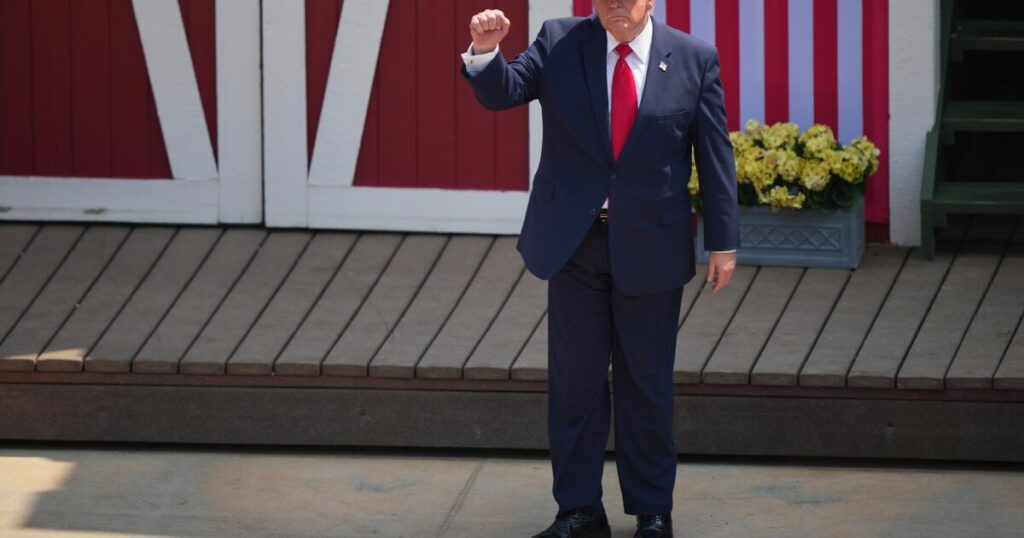 Trump and Republicans return to communist attacks against Democrats ahead of the midterm elections