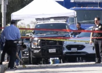 Two men attempt to rob off-duty Long Beach Police officer at gunpoint, prompting shooting