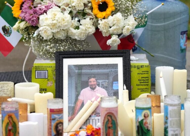 Mexico asks U.S. state attorneys general to investigate migrant deaths in ICE custody