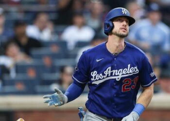 Kyle Tucker homers again, shows flashes of his past form in Dodgers’ win over Mets