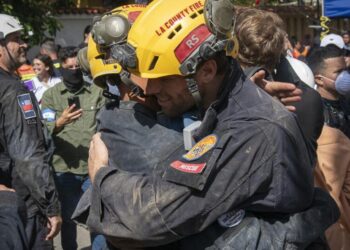L.A. firefighters help rescue Venezuela quake victim buried for 8 days