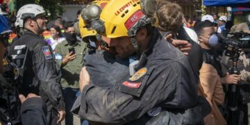 L.A. firefighters help rescue Venezuela quake victim buried for 8 days