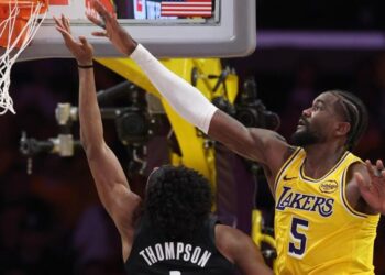 Lakers trade Deandre Ayton to the Wizards for Jaden Hardy, draft picks