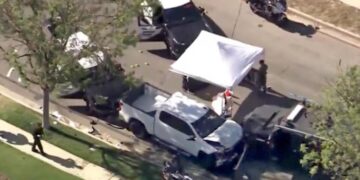 Pursuit ends in dramatic crash, deadly police shooting in Simi Valley