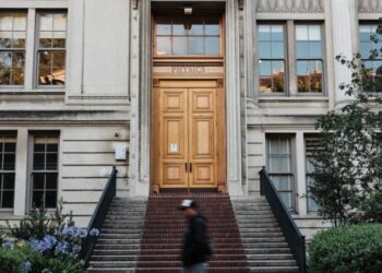 UC weighs return of SAT amid early signs of changing views and faculty pressure