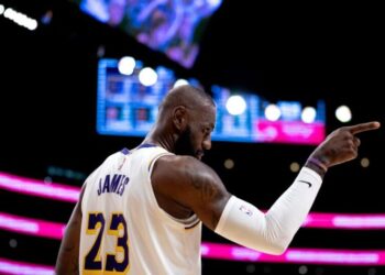 LeBron James offers no hints about his next team during podcast recording fans attended