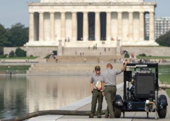 Crews are draining the Lincoln Memorial Reflecting Pool again as part of Trump’s troubled revamp