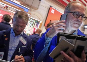 The sell-off for AI stars worsens, while oil prices keep jumping