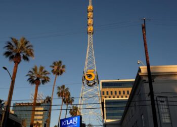 FCC will vote on lifting TV ownership cap next month