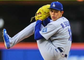 Kyle Tucker ends homer drought, Roki Sasaki shines in Dodgers’ win over Mets