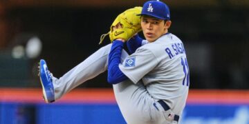 Kyle Tucker ends homer drought, Roki Sasaki shines in Dodgers’ win over Mets