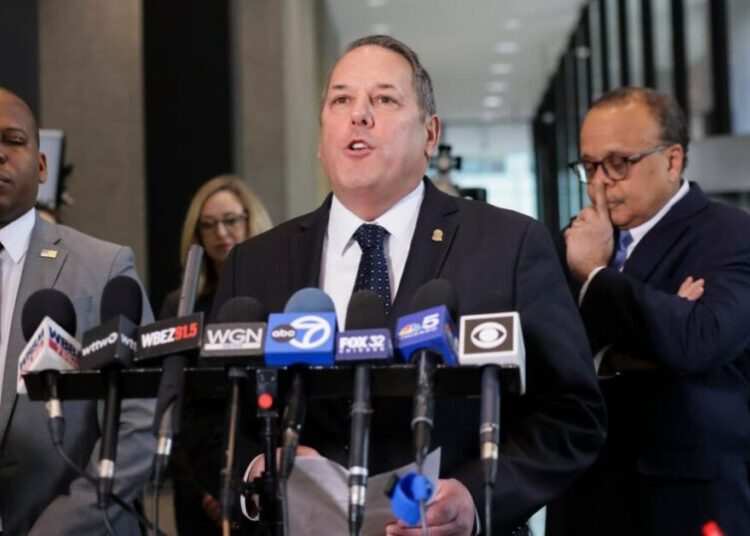 Top FBI agent in Chicago abruptly leaving post after being pushed to retire, AP sources say