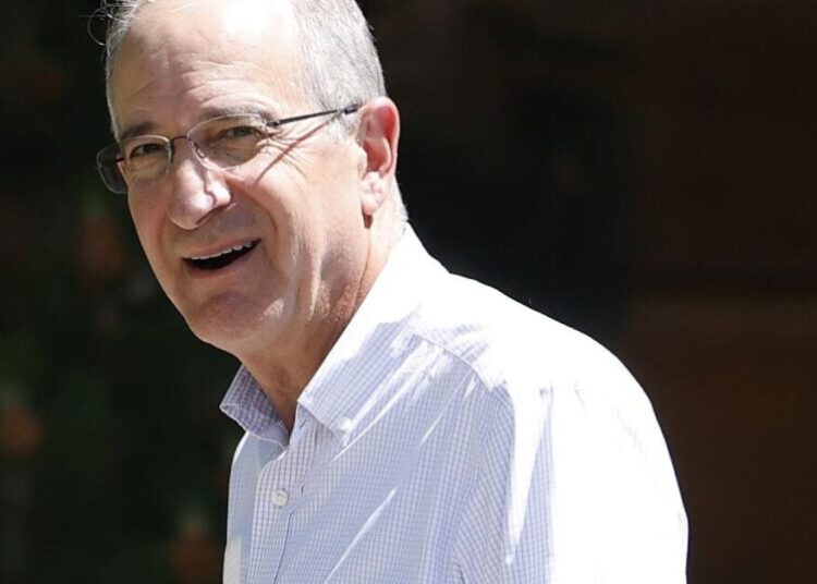 NBCUniversal spin marks new era of Hollywood moguls