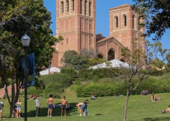 California man steals historic Chinese manuscripts from UCLA, using fake names, dummy documents