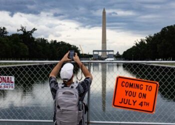 Trump wants to show off D.C. for the Fourth. His construction is in the way