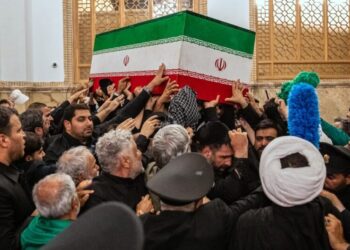 Trump and Iran’s supreme leader trade threats as mediators try to save crumbling deal