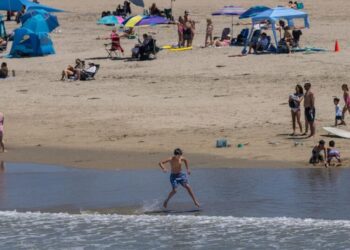 Bacteria levels spike at several L.A. County beaches: See which ones to avoid